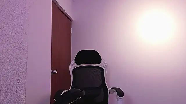 valeriavg striptease webcam room