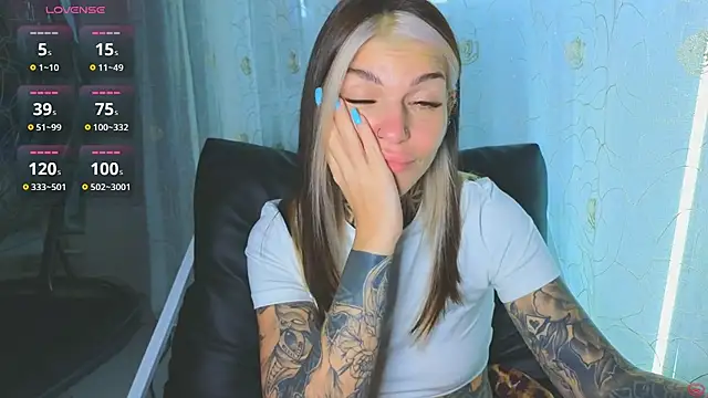 tattooedBabyy live cam on StripChat