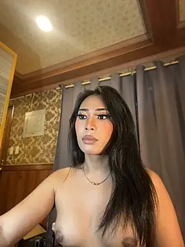 hugecock_tamira webcam