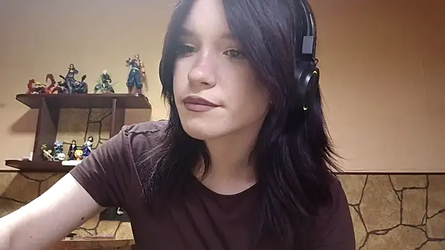 LovedBog live cam on StripChat