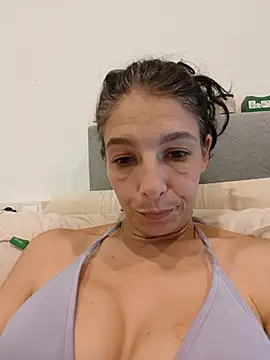 Sposini69 live cam on StripChat