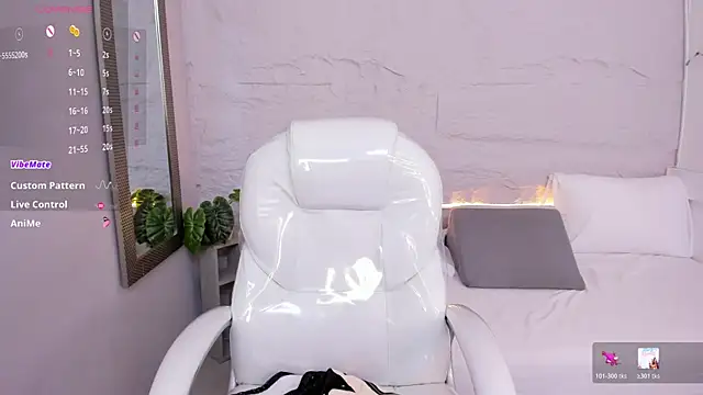 lanna_18_ live cam on StripChat