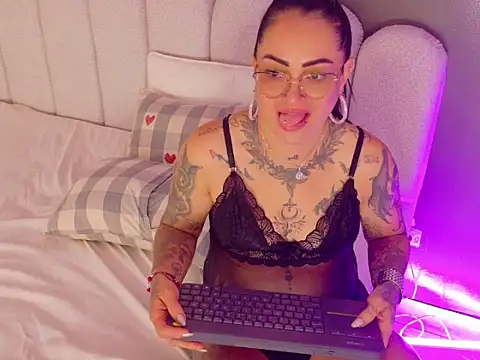 NoeliaSaenz__ live cam on StripChat
