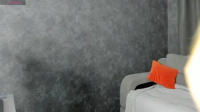 Milana_r0se webcam