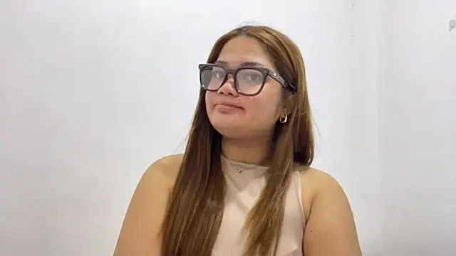 VikkiDunemn live cam on StripChat