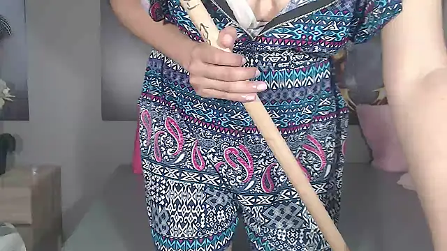 AntonellaBlanc live cam on StripChat