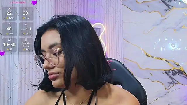 PEACHY_TAY live cam on StripChat