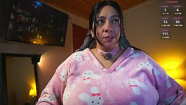 coraline_latin live cam on StripChat