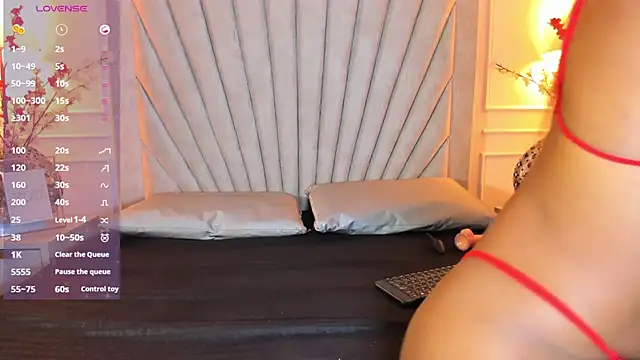 evaa_martinez (F young) - Shake naked ass