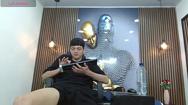 AlejoBussnek live sex cam