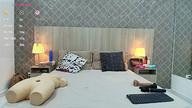 martina_ayala live cam on StripChat