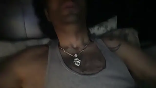 icebergslim281 live cam on StripChat