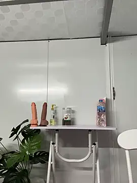 Nana-19 live webcam show