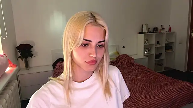 neweva_ live webcam show