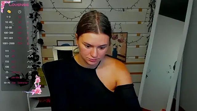 Josephine_Kiss webcam