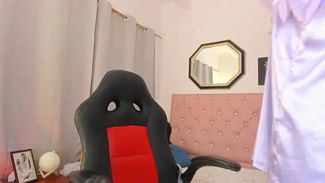 aishaamin_ (F young) - 🤭 SHOW OPEN PUSSY 🤭