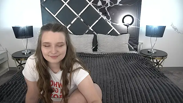 magicpeachh_ (F young) - topless dance