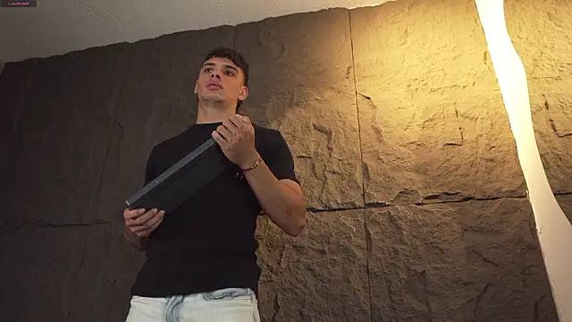 joseph_boy (M young) - cum show in abs