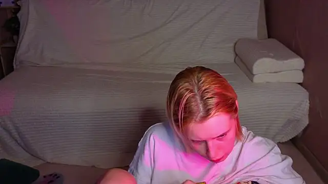 two_gerls_here webcam