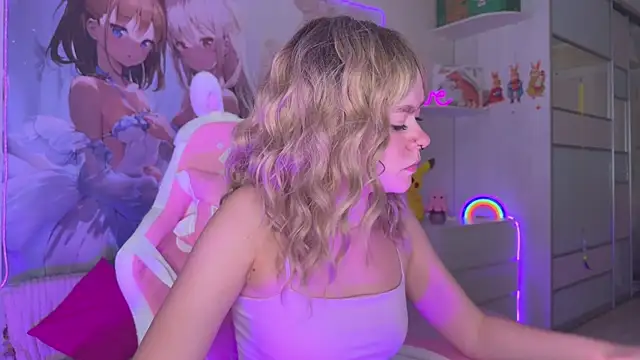 CheekySashaCharm webcam