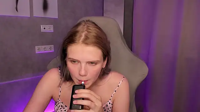 alisa_allison (F teen) - show boobs
