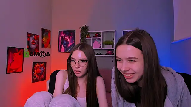 betty_noir (G teen) - show feet