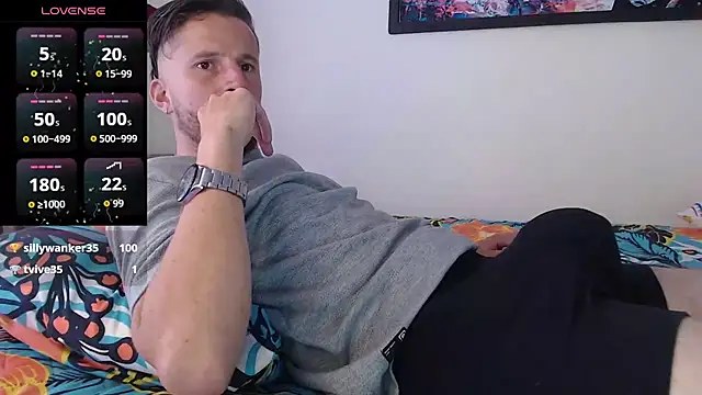 horse_man2 Live Webcam on Stripchat