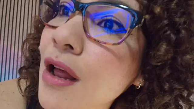 juliramirez (F milf) - Slow sensual blowjob with eye contact