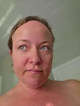 julimonroe live cam
