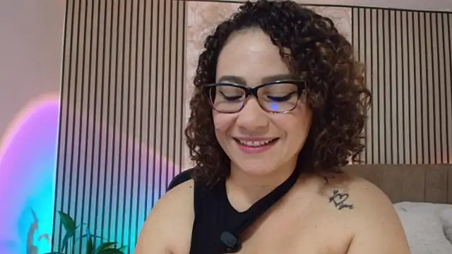 JuliRamirez webcam
