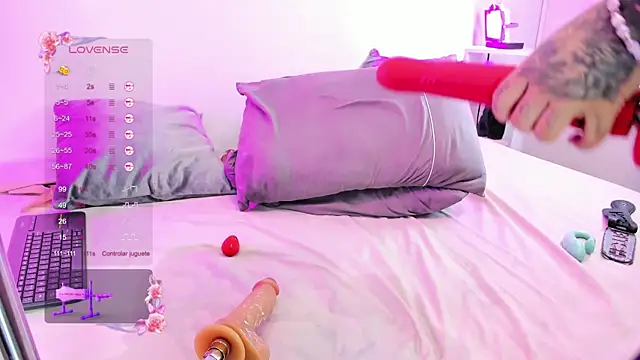 EmmaRouss1 live sex cam