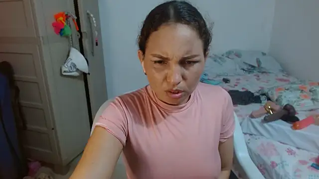 agatha_browser (F young) - fuck pussy+dildo