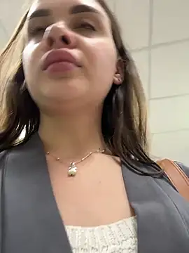 kristirich (F young) - Play with tits🍒