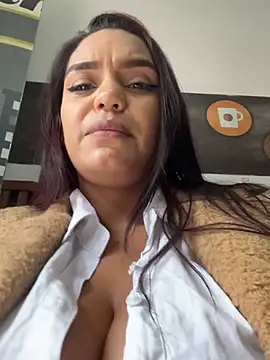 Sara-77 webcam