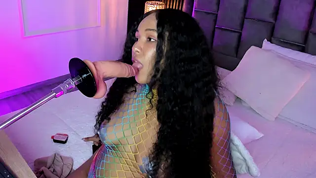 MiaBlackrose webcam