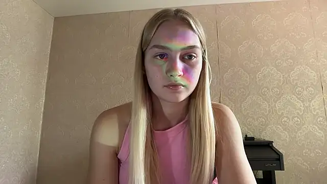 blondegirl2026 webcam