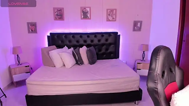 LolaVillalobos live cam on StripChat