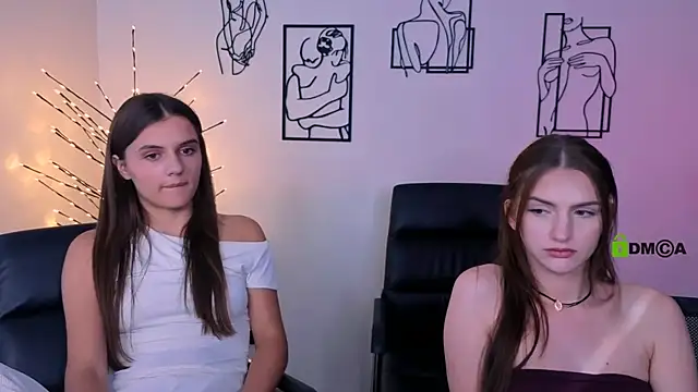 lisa_dark_ webcam