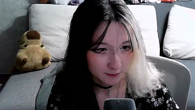 lilfain_baby (F teen) - Airkiss