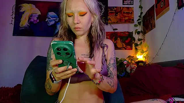 olivecum (F young) - Show my HAIRY pussy!