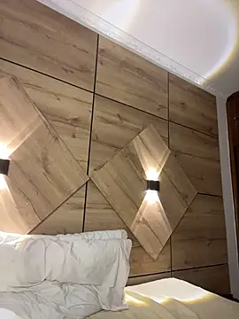 MiaBlonde1 live webcam show