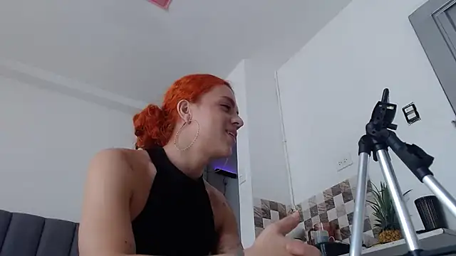 saara_johnson496 webcam