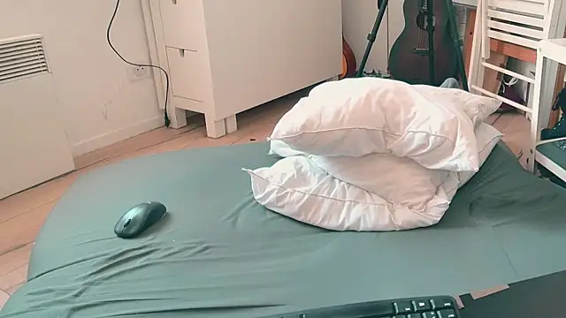 CeriseLapine webcam