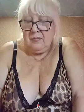 Alexia64231 live cam on StripChat