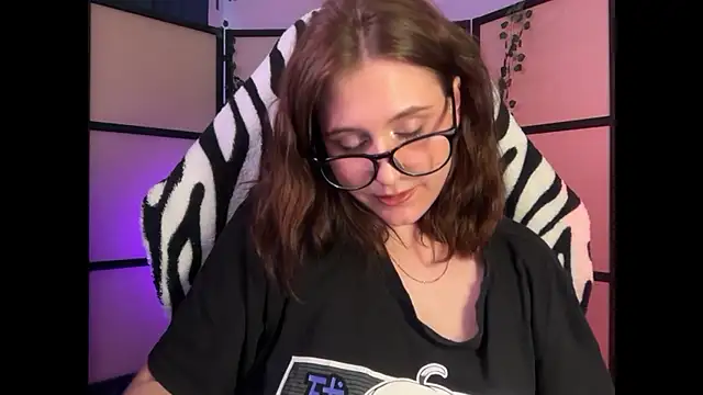 Diana_Flower live cam on StripChat