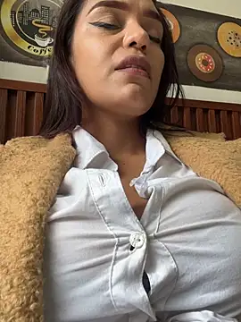 Sara-77 webcam