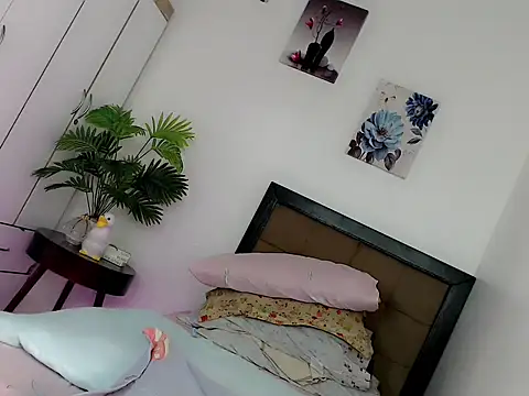 Miss_twinny21 webcam