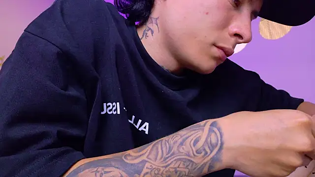 nascary_fox (M twink) - cum public