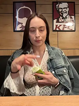 Holly_Play