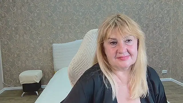 EmmaEllison live webcam